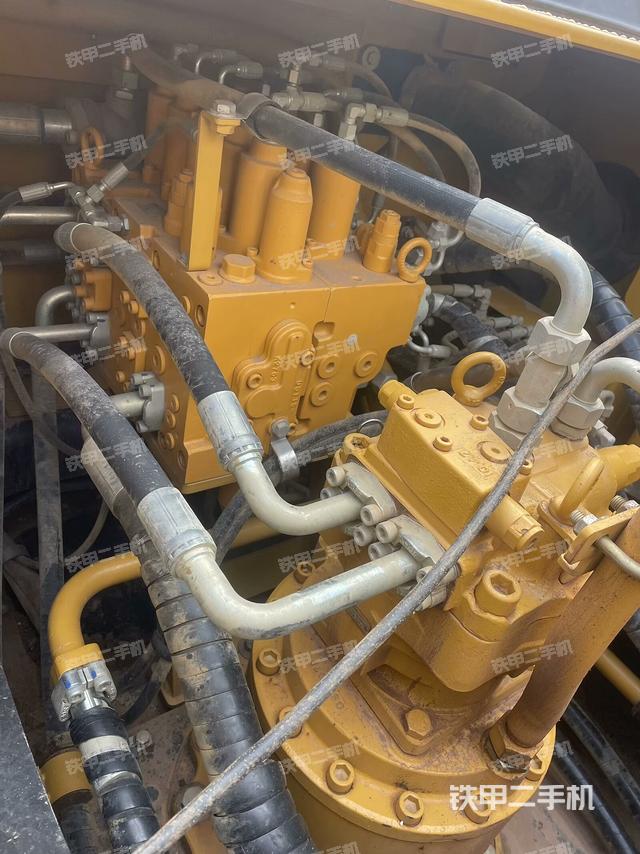 回轉(zhuǎn)馬達(dá)（上車部件）