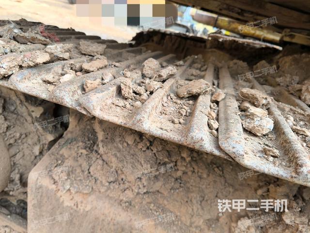 左驅(qū)動(dòng)輪（行走機(jī)構(gòu)）