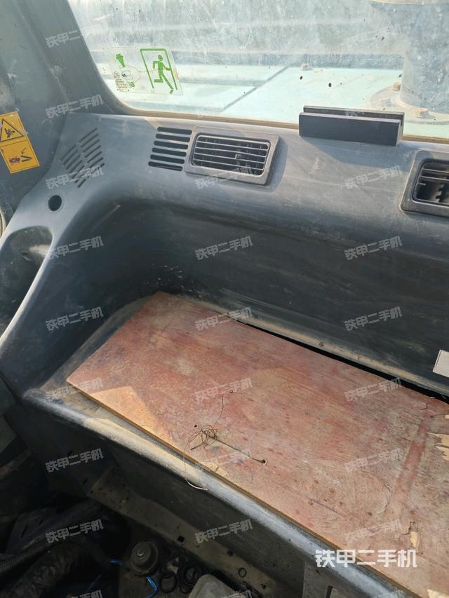 后窗玻璃角標(biāo)(駕駛室部分) 后窗玻璃角標(biāo)(駕駛室部分)