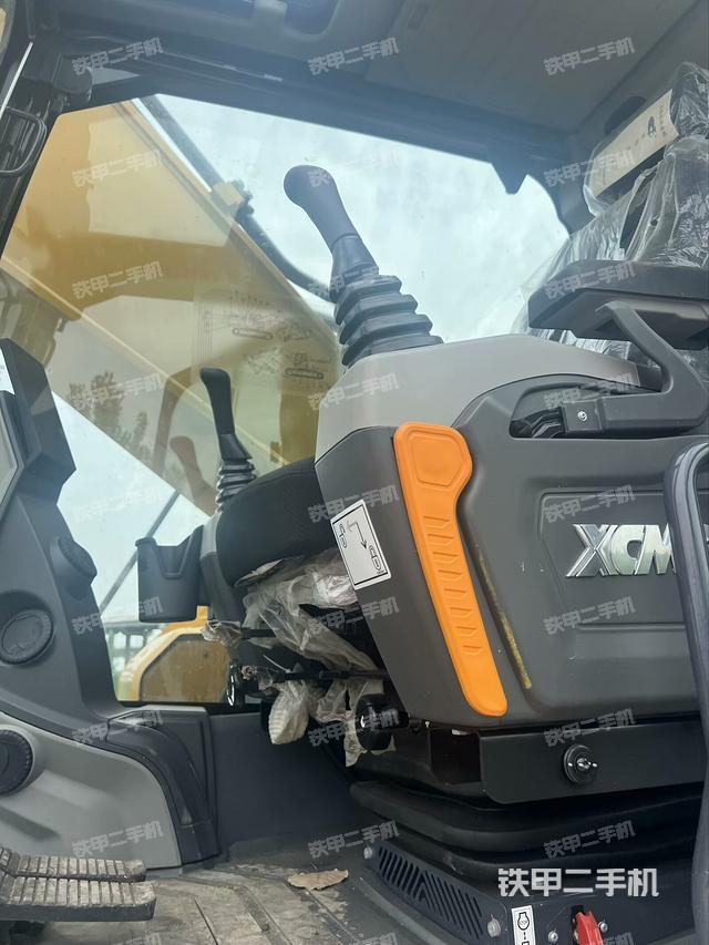 駕駛室整體（整機(jī)外觀）