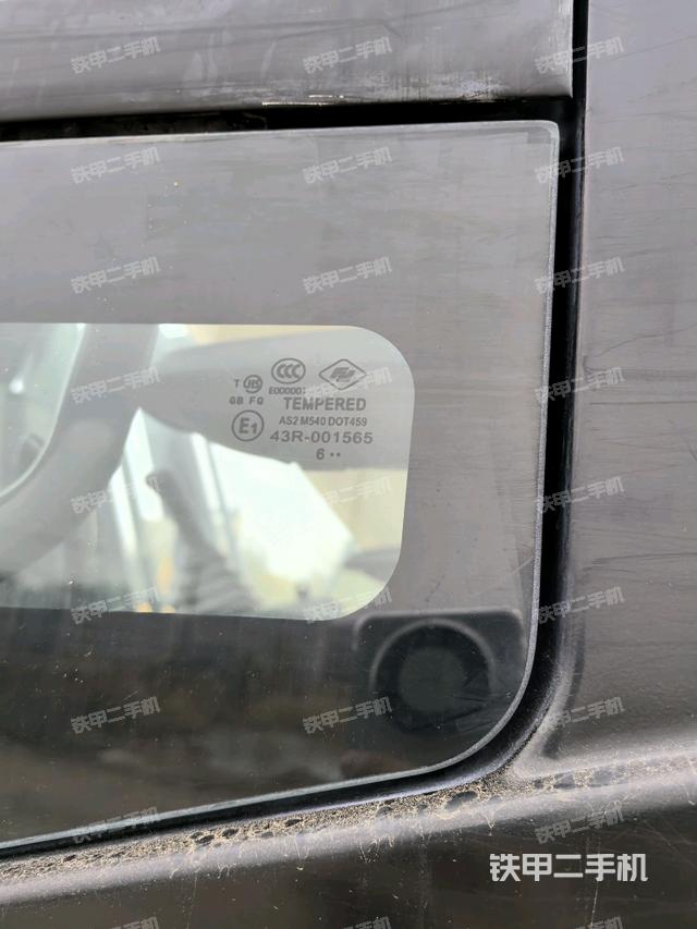 左后方玻璃角標(biāo)（駕駛室部分）