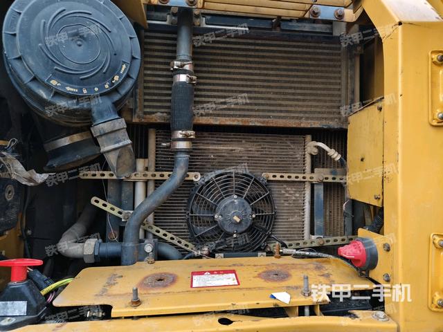 散熱器正面（大件艙室）