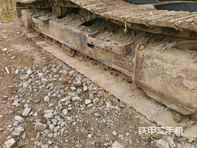 右驅(qū)動輪（行走機(jī)構(gòu)）