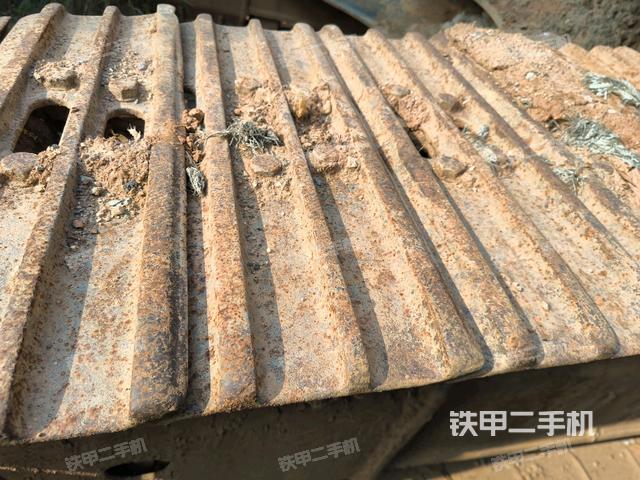 左側(cè)履帶整體?（行走機(jī)構(gòu)）