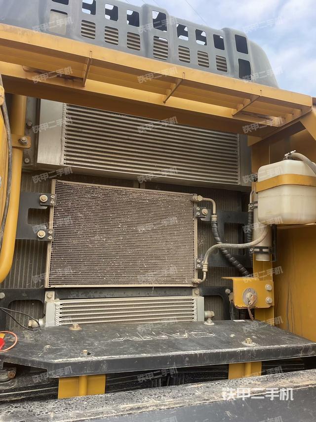 散熱器正面（大件艙室）