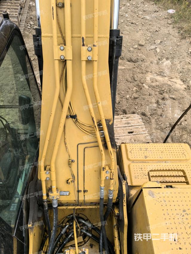 大臂背部俯視（工作和回轉(zhuǎn)裝置）