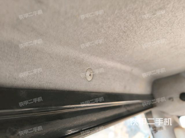 座椅右側(cè)控制臺(tái)/鑰匙門/油門/含右手柄（駕駛室部分）