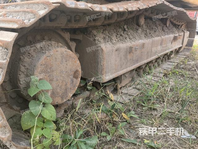 右側(cè)履帶整體(行走機(jī)構(gòu)) 右側(cè)履帶整體(行走機(jī)構(gòu))