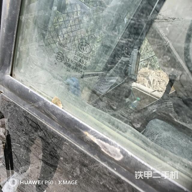 左后方玻璃角標(biāo)（駕駛室部分）