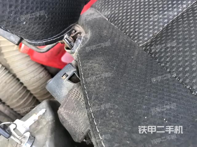 座椅右側(cè)控制臺/鑰匙門/油門/含右手柄（駕駛室部分）