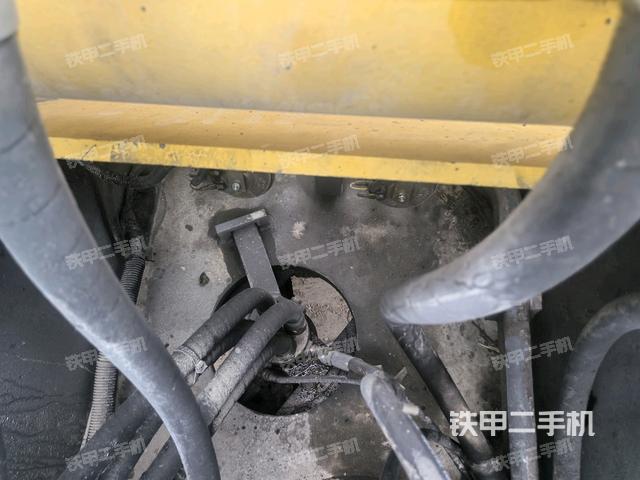 中央回轉(zhuǎn)接頭特寫（上車部件）