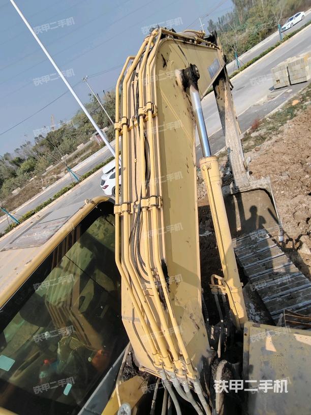 大臂背部俯視（工作和回轉(zhuǎn)裝置）