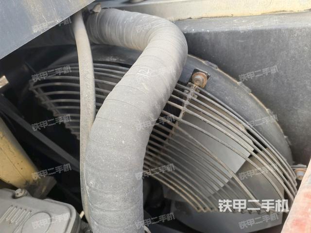 水箱+風(fēng)扇特寫(xiě)(上車部件) 水箱+風(fēng)扇特寫(xiě)(上車部件)