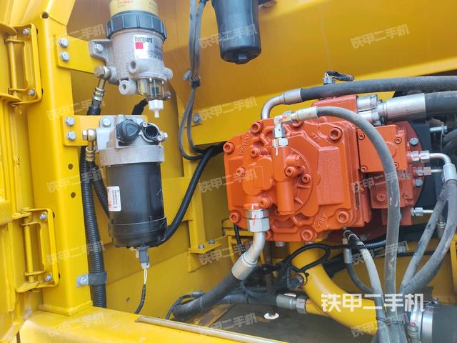 液壓泵斜45?左（大件艙室）