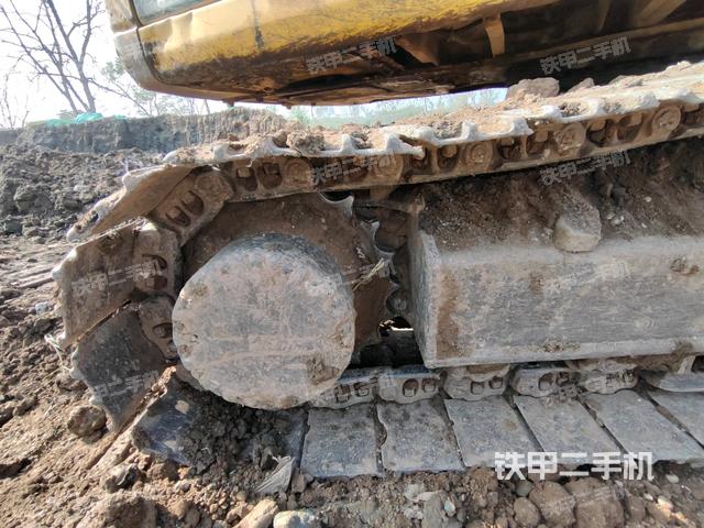 左驅(qū)動輪（行走機構(gòu)）