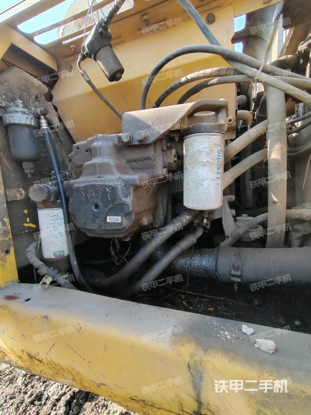 液壓泵斜45?右（大件艙室）