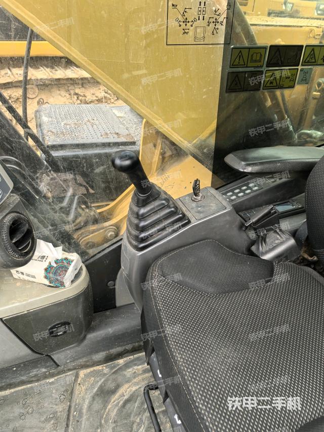 座椅右側(cè)控制臺/鑰匙門/油門/含右手柄（駕駛室部分）