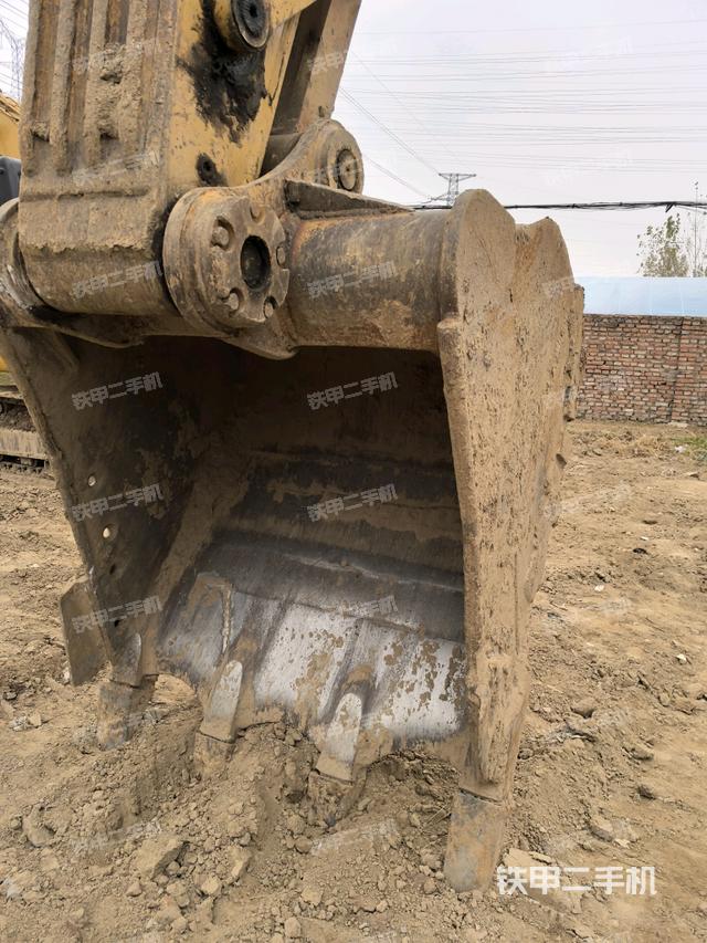 鏟斗右后整體（工作和回轉(zhuǎn)裝置）