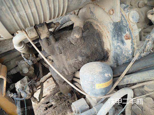 液壓泵艙室正面整體(整機(jī)外觀) 液壓泵艙室正面整體(整機(jī)外觀)