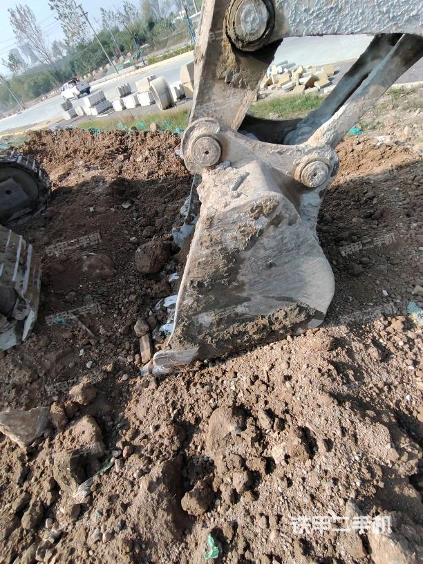 鏟斗右后整體（工作和回轉(zhuǎn)裝置）