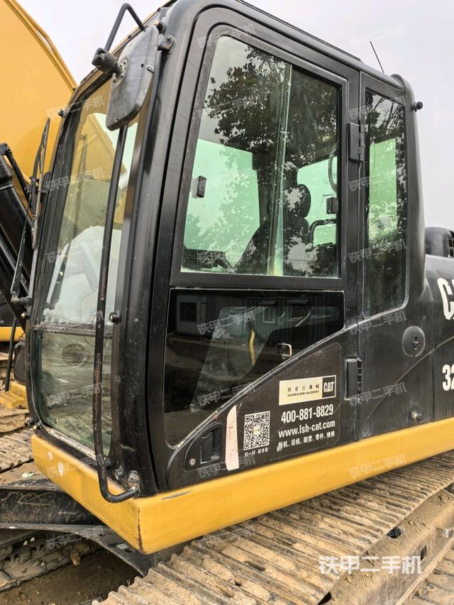 駕駛室左前45度（駕駛室部分）