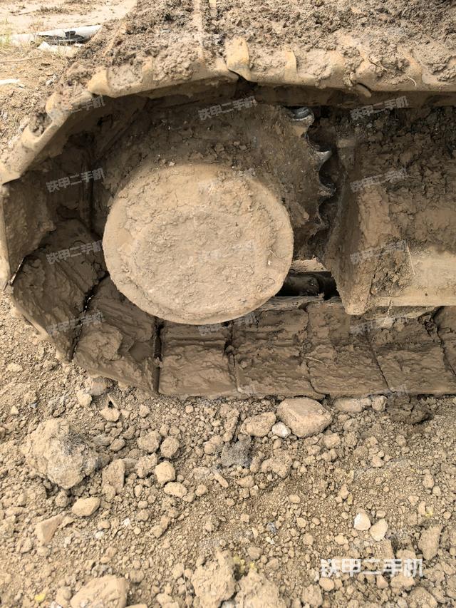 左驅(qū)動輪（行走機構(gòu)）