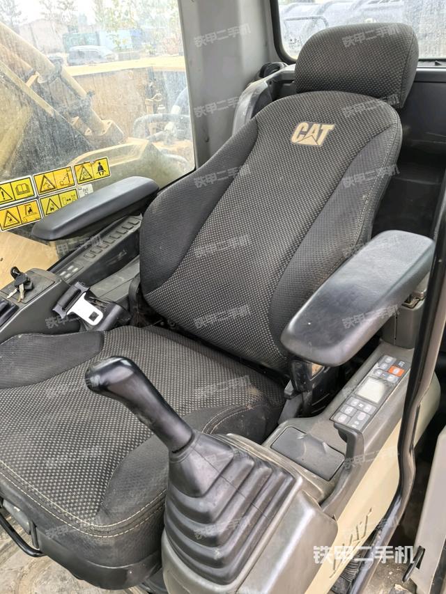 座椅左側(cè)控制臺/音響/含左手柄（駕駛室部分）