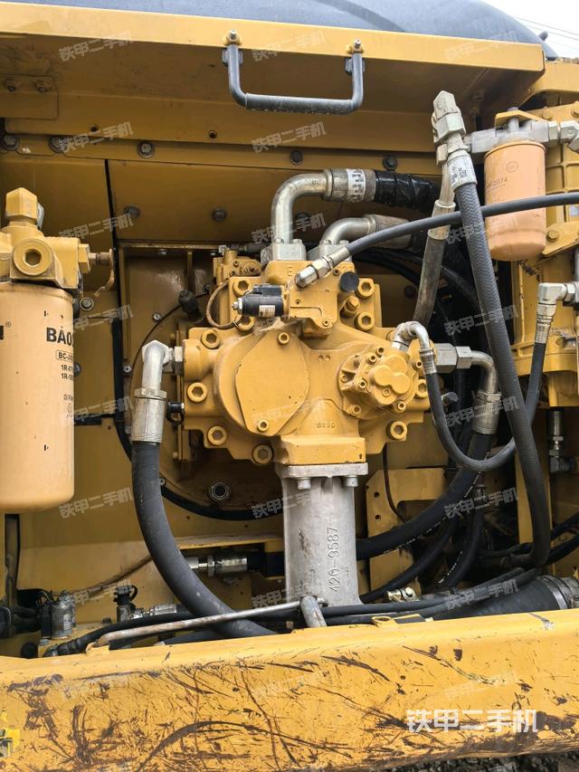 液壓泵斜45?左（大件艙室）