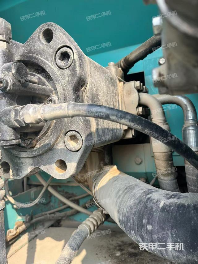 液壓泵斜45?左(大件艙室) 液壓泵斜45?左(大件艙室)