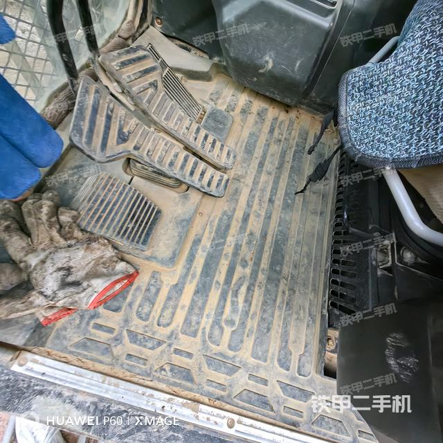 右側(cè)玻璃角標(biāo)（駕駛室部分）