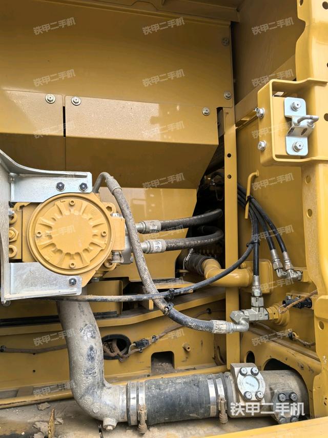 液壓泵斜45?右（大件艙室）