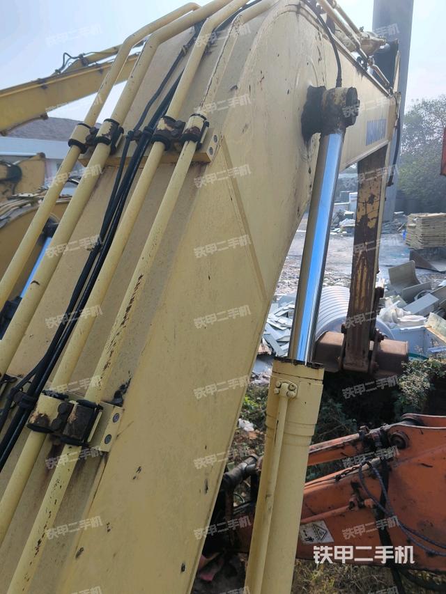 大臂油缸整體?豎拍（工作和回轉(zhuǎn)裝置）