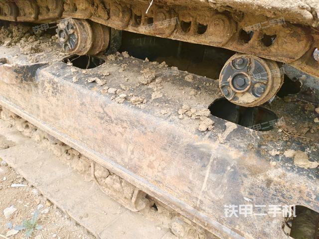 左導(dǎo)向輪（行走機(jī)構(gòu)）