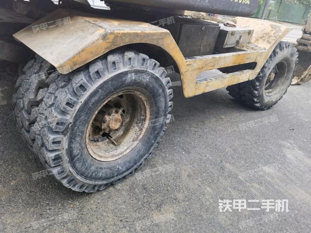 右側(cè)履帶整體?(行走機(jī)構(gòu)) 右側(cè)履帶整體?(行走機(jī)構(gòu))