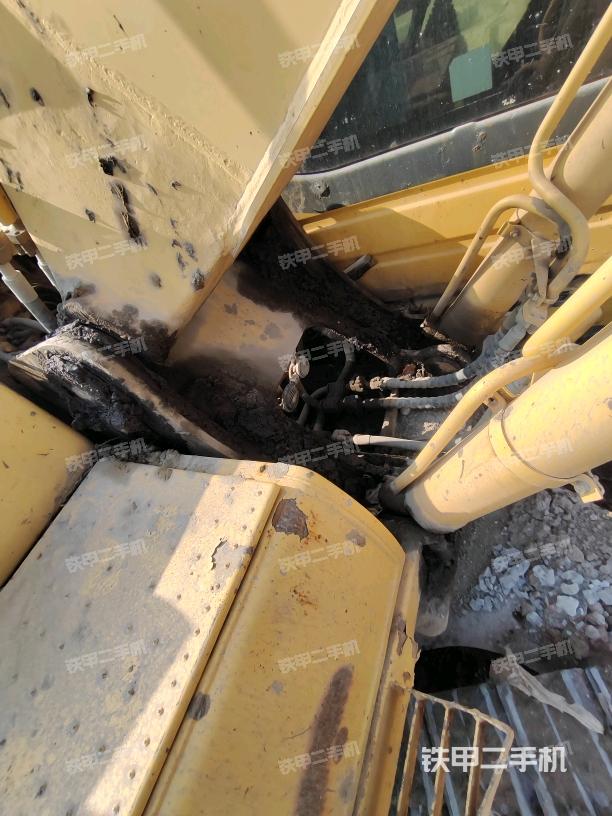 大臂根部?斜視（工作和回轉(zhuǎn)裝置）