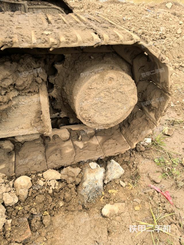 右驅(qū)動輪（行走機構(gòu)）