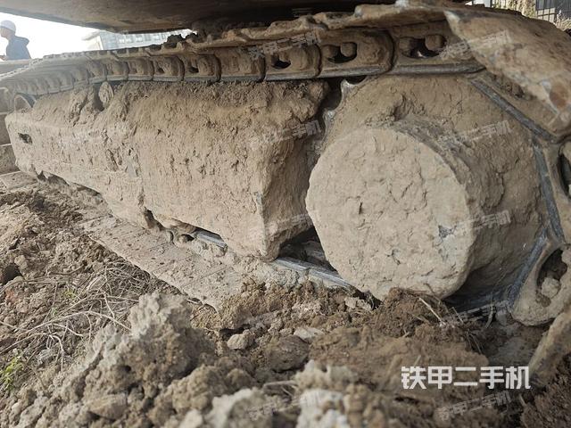 轉(zhuǎn)盤(pán)和下車(chē)架正前（工作和回轉(zhuǎn)裝置）