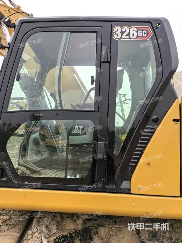 駕駛室正側(cè)（駕駛室部分）