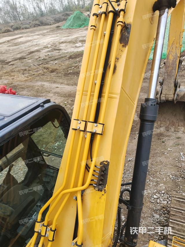 大臂背部俯視（工作和回轉(zhuǎn)裝置）