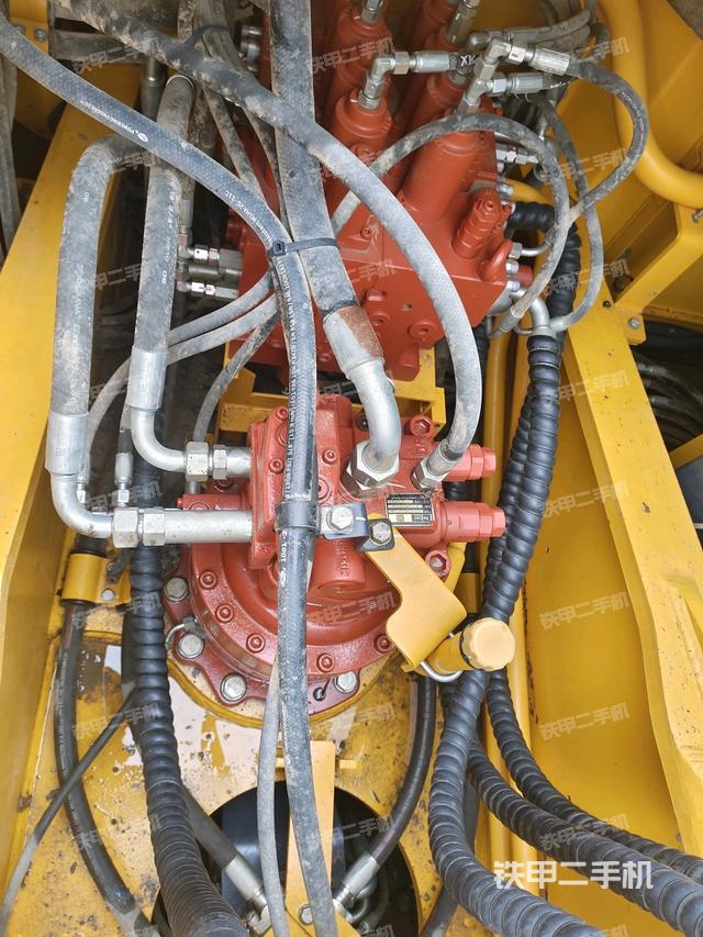 回轉(zhuǎn)馬達(dá)（上車部件）