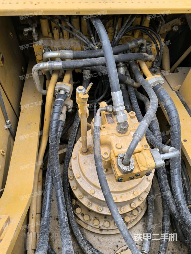 回轉(zhuǎn)馬達(dá)（上車部件）