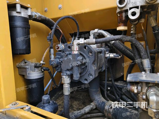 液壓泵斜45?左（大件艙室）