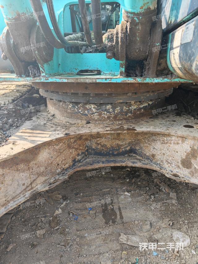 轉(zhuǎn)盤和下車架正前(工作和回轉(zhuǎn)裝置) 轉(zhuǎn)盤和下車架正前(工作和回轉(zhuǎn)裝置)