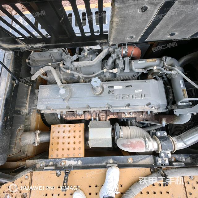 發(fā)動(dòng)機(jī)室（上車(chē)部件）