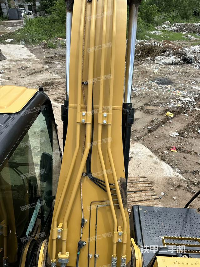 大臂背部俯視（工作和回轉(zhuǎn)裝置）