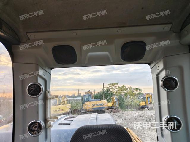 后窗玻璃角標（駕駛室部分）