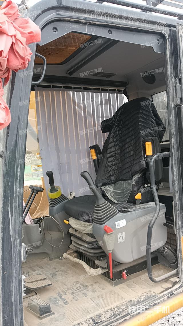 駕駛室整體（整機(jī)外觀）