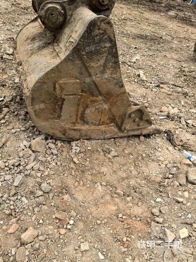 小臂整體左后(工作和回轉(zhuǎn)裝置) 小臂整體左后(工作和回轉(zhuǎn)裝置)