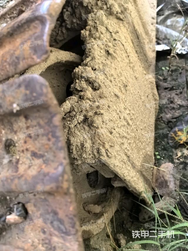 右側(cè)行走馬達蓋板（行走機構(gòu)）