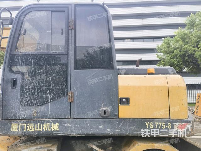?駕駛室正側(cè)(駕駛室部分) ?駕駛室正側(cè)(駕駛室部分)